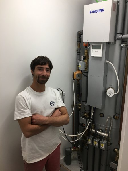 Joule_Group's tweet photo. David Beech & Sam Morgan of D Beech Plumbing - installation of #Joule #Smartplumb #Cylinder & Samsung Heat Pump, supplied by @PlumbStockTrade #Newmarket. Nice people & a nice job!
#plumbers #plumbing #heating #hotwater #JouleUK https://t.co/U5SYEnY6WT