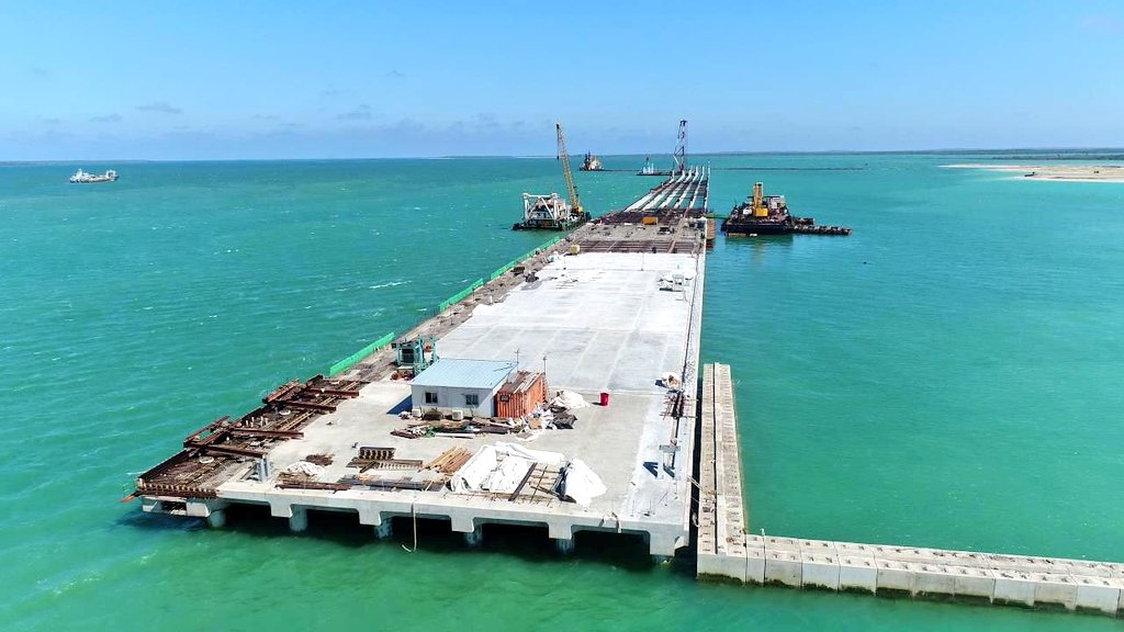 AbdishukriOsman's tweet photo. The First 3 Berths Of #LamuPort Is The Anchor Project Among The 7 Components Of #Lapsset And Will Have A Capacity Of 12,000 TEUs Container Vessel Together With A Draft Of -17.5 Meters.
@EstherKoimett @TransportKE @lapsset @kasukus_kasuku
#LapssetProject
#LamuCounty https://t.co/7sMoXd6ohR