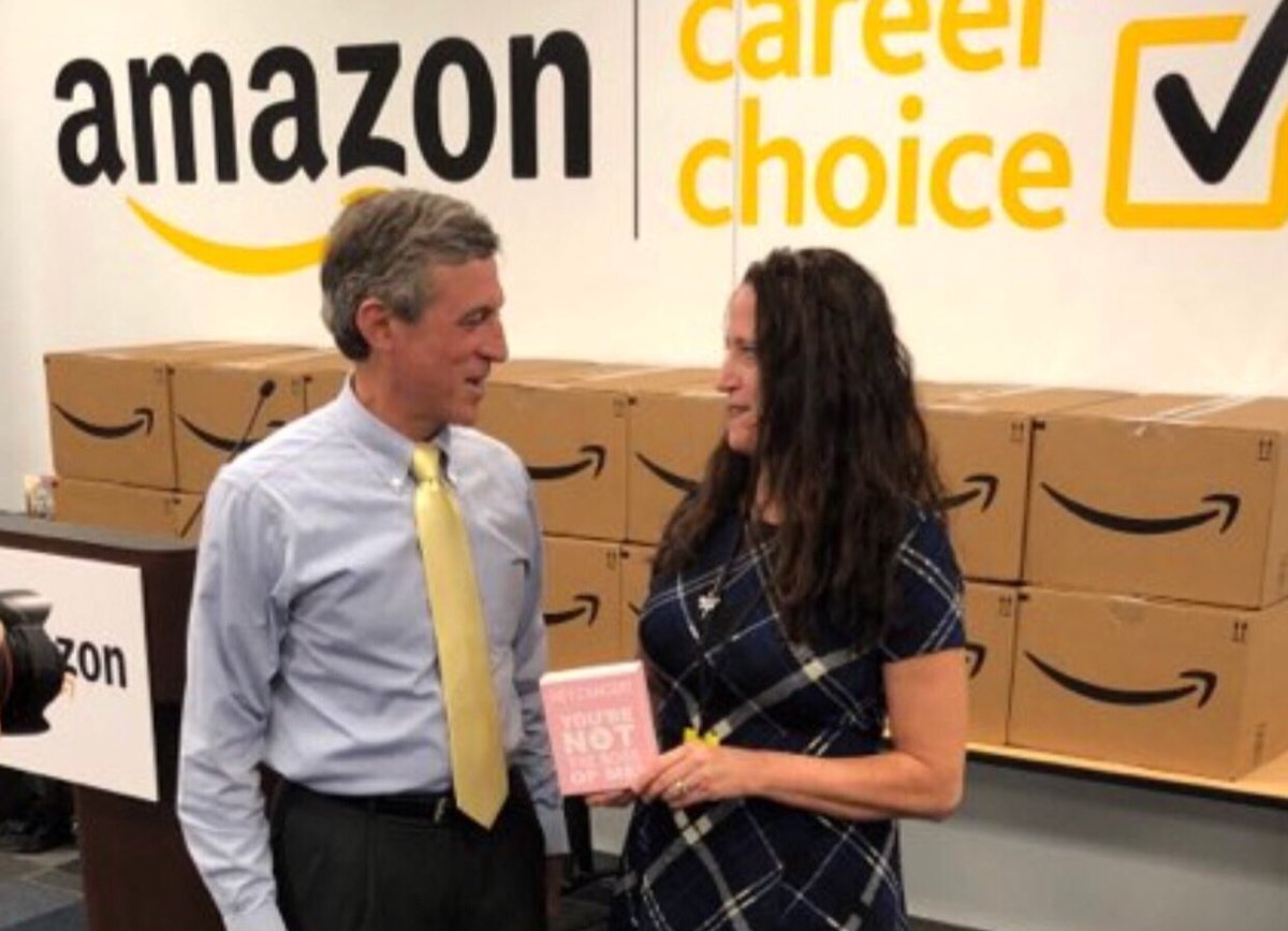 teamjennygems's tweet image. Thanks @JohnCarneyDE for supporting small businesses. I enjoyed talking with you about JennyGems. #delaware #jennygems #smallbusiness #Entrepreneurship