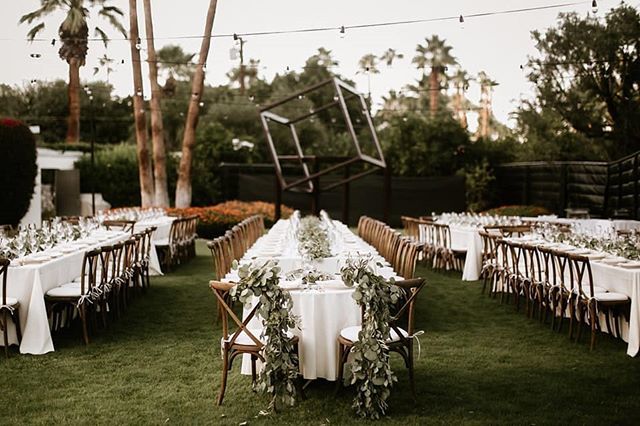 This Palm Springs wedding is simple yet sophisticated with a natural palette. A geometric sculpture is central to the layout and is the perfect conversation piece. || Photographer: <a href="/laurenscotti/">lauren scotti</a> | Planner &amp; Design: <a href="/therheefined/">Rheefined Company</a> | Rentals: <a href="/sigpartyrentals/">Signature Elevated Event Rentals</a> | Florals: @theblo…