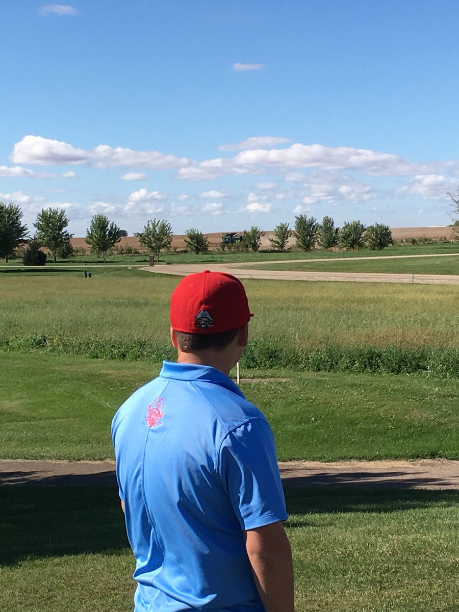 OTHSPirateGolf's tweet photo. Sophomore Nick โThe Combine Kingโ Angus has a hard time focusing on golf with the sweet sounds of combines running near by...
#finallysmiling #farmer1stgolfer2nd https://t.co/Wlq0d1ULDx