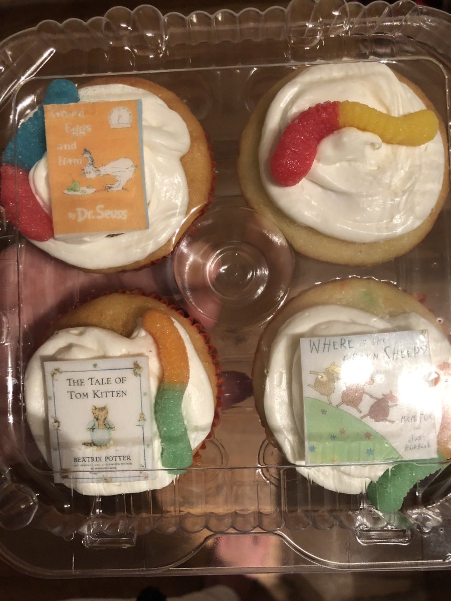 CookReading's tweet photo. Book worm cupcakes and ice cream social! YUM! @missyfanshaw @RodgersForgeES https://t.co/ESpJb12Gf3