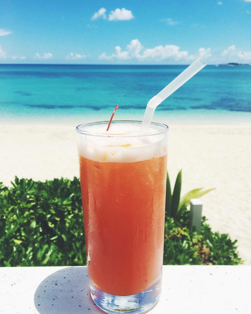 SandyportResort's tweet photo. Meet me at Blue Sail for a cocktail that matches the tropical vibe of this island perfectly. 🍹 Photo: @ki_sherwood

#ItsBetterintheBahamas #SandyportBeachResort #Sandyport #SandyportBeach #Nassau #Bahamas #NassauBahamas #travel #islandlife #BlueSail https://t.co/XBcmxUh9d9 https://t.co/C5TWfl9jmv