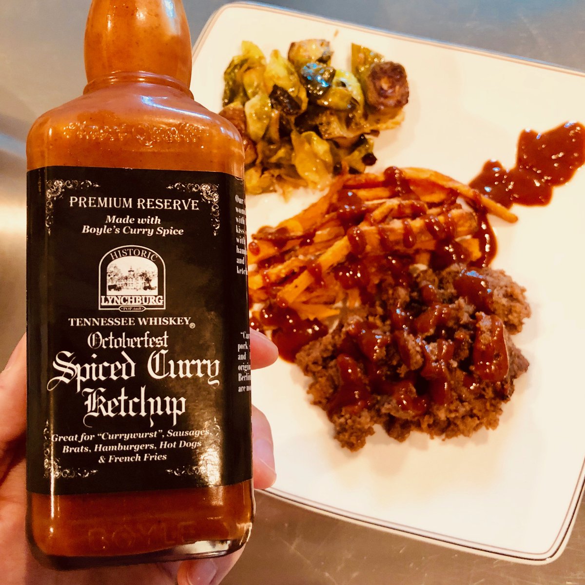 flowercityfc's tweet photo. Mom! The #meatloaf! This was no ordinary meatloaf, we “spiced” this up with Historic Lynchburg’s Octoberfest Spiced Curry Ketchup. #flowercityflavorcompany #ketchup #curry #dinner #yum #rochester #flowercity #condiments #historiclynchburg #tennesseewhiskey https://t.co/b1gy6z14aO