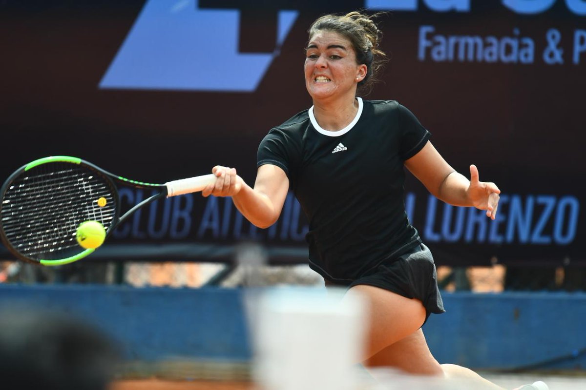 SanLorenzo's tweet photo. 🎾 Fernanda Brito 🇨🇱 es la Campeona del #WCCASLA 🏆 @FciasLaSante 👏
61 64 ante Catalina Pella en la final disputada en Ciudad Deportiva. https://t.co/er1bUChee9