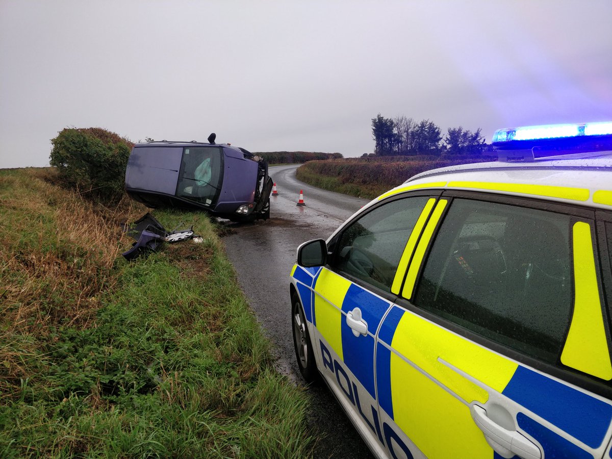 Now on scene at a single vehicle #RTC with no injuries near #Hundon ...