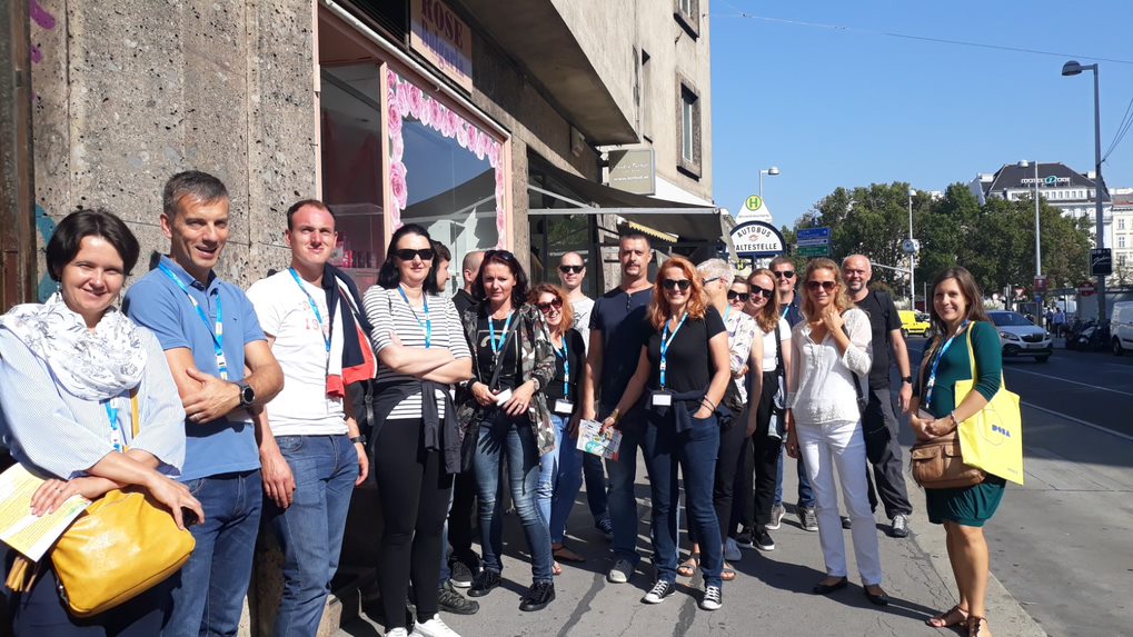 Tourism4_0's tweet photo. The first generation of students from DOBA Mangement of Smart Cities Master study visited Vienna. @urskaaa Starc Peceny gave them insights about smart city projects and potential of #Tourism4_0 in the smart development. #SmartCity https://t.co/hgEtsvp5FA