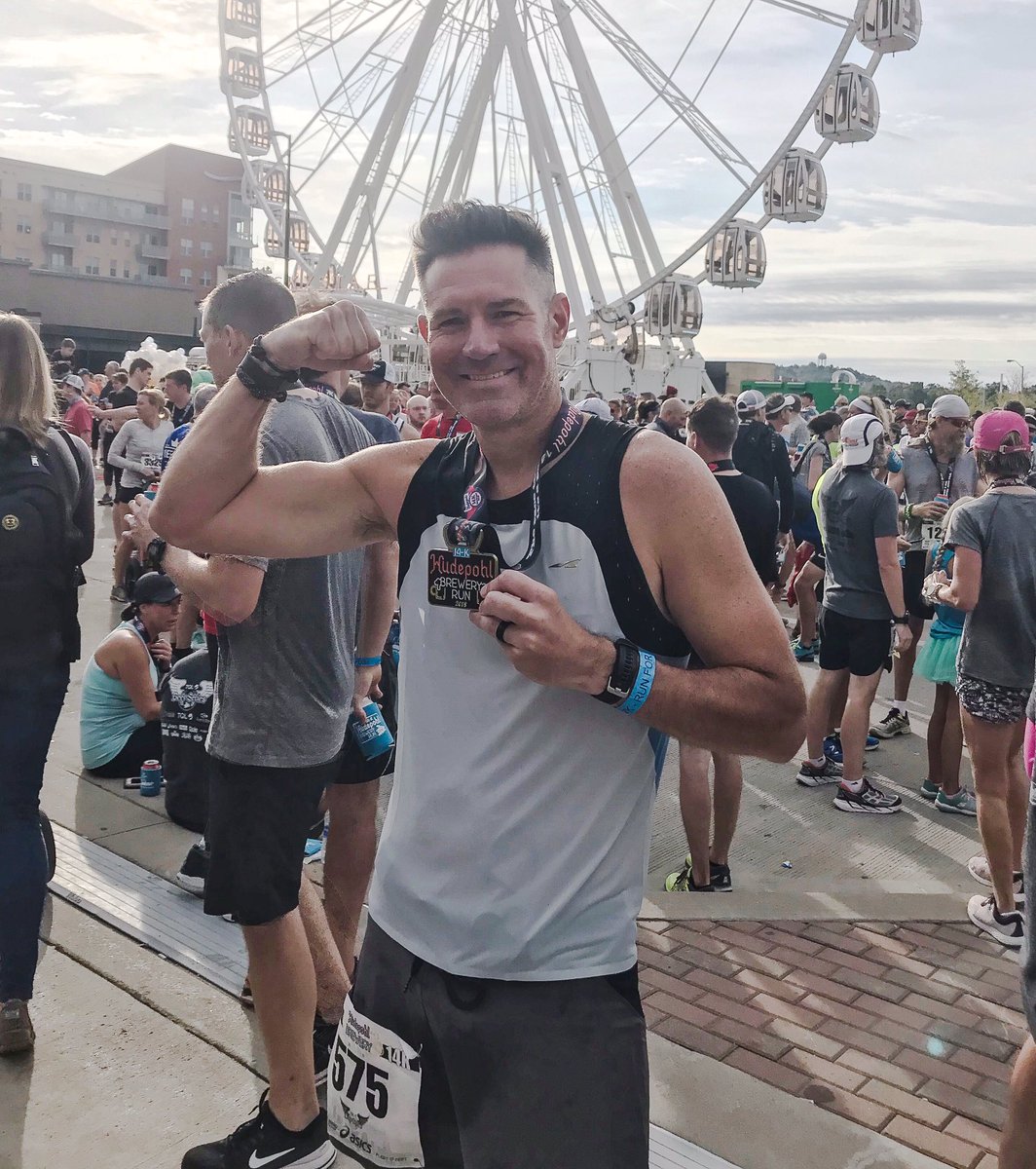 thedrjwillruns's tweet photo. Another year older, another year faster. Nothing better than kicking off my #birthdayweek #running the @tqlbeerseries #hudy14k. Thanks @fleetfeetcincy #fleetfeetcincy! #running #run #dontstoprunning #runcincy #runitfast #runtoinspire #anotherpr 😉. https://t.co/ohlOLEZJIL
