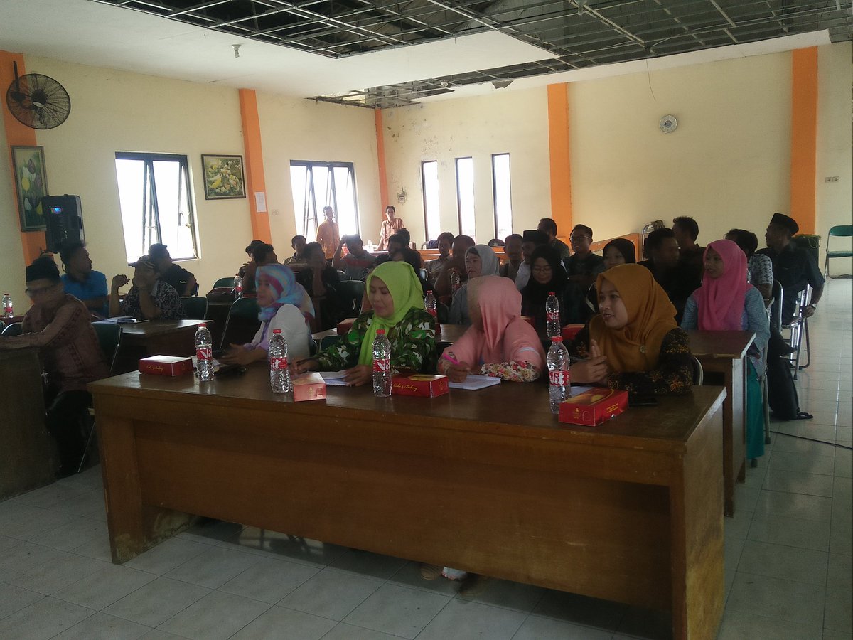 qiais1's tweet photo. Pelaksanaan MAD sosialisasi Program Inovasi Desa dan Pembentukan Tim Pelaksana Inovasi Desa berjalan Lancar Jaya #kecamatanpanceng #kabgresik #jawatimur
@jokowi @EkoSandjojo @DewantoAndry @Kuswari68 @AgusWahid_S @IroelBash https://t.co/q9MwjTgIiL