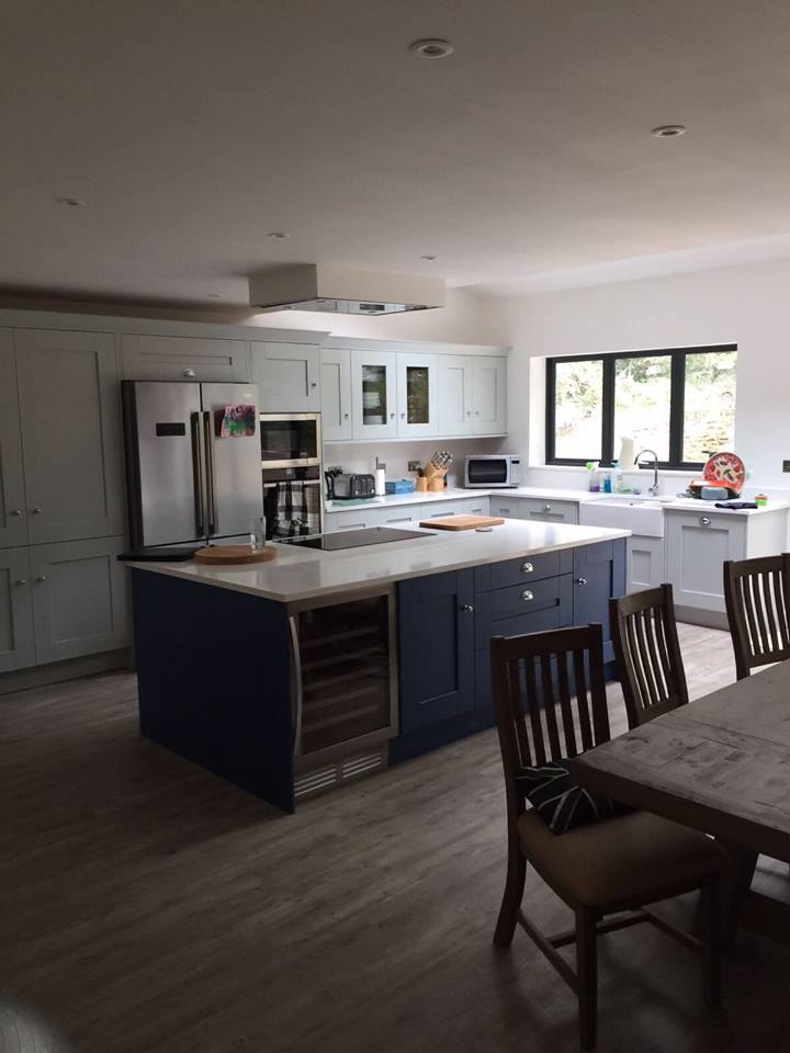 sandfordandsons's tweet photo. We are passionate about bringing our clients vision to life. What do you think of the results of this kitchen extension we've built? 👷‍♂️⚒️ #Croydon #Surrey #Builders https://t.co/wFed0VA4wd