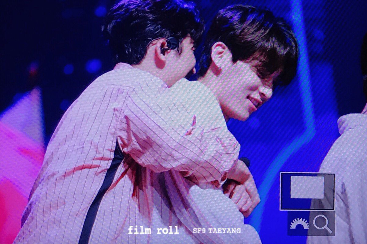 sf9_phgirl's tweet image. HUHUHU HQ OF THIS 😍

#taewoon 
#rotae
(what should i call my bias and bias wrecker)