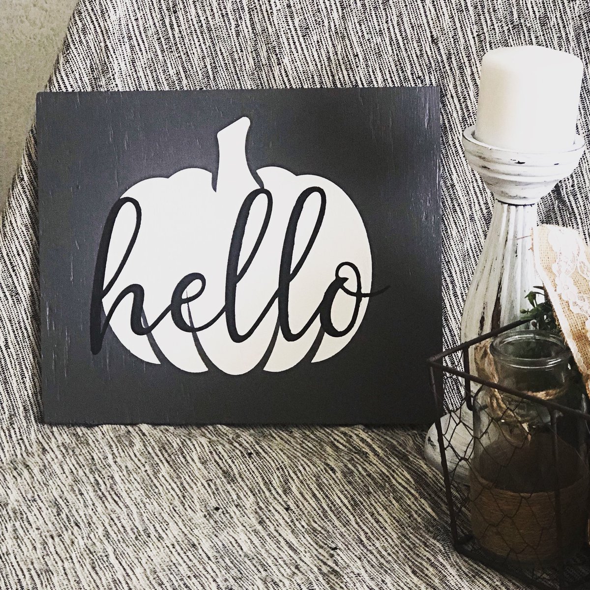kmiller0925's tweet photo. Welcome visitors to your home with this fall door sign! Contact me for details. #farmhousestyle #farmhouseinspired #farmhousedecor #signs #boards #woodsigns #fall #fallsigns #falldecor #autumn #autumndecor #philadelphia https://t.co/rb9ASxk677
