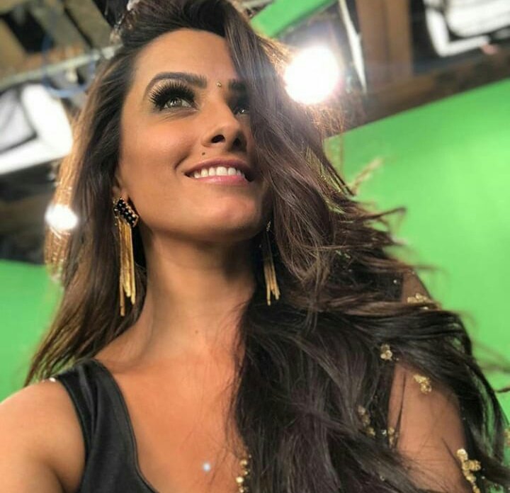 Anita_SRJ_Holic's tweet photo. It's not April ... but I feel like a fool! #FoolishSaturday #PhoolishSaturday
@anitahasnandani @AnitaFandom @Anita_H_Reddy @ANITA_FANDOM @Vishkhanna2 @romeli_4400 @KinjalDamor https://t.co/0FiTJHkbhT