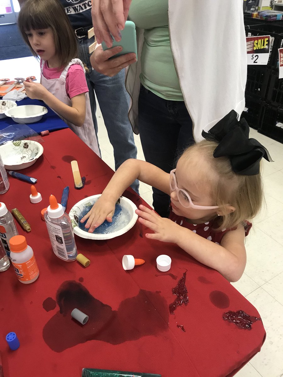 TammyWesterman's tweet photo. We are having fun making slime and pumpkins on a fence with Faulkner County HIPPY and Conway Office Depot. @officedepot #homevisiting https://t.co/tTsA6CnTUr