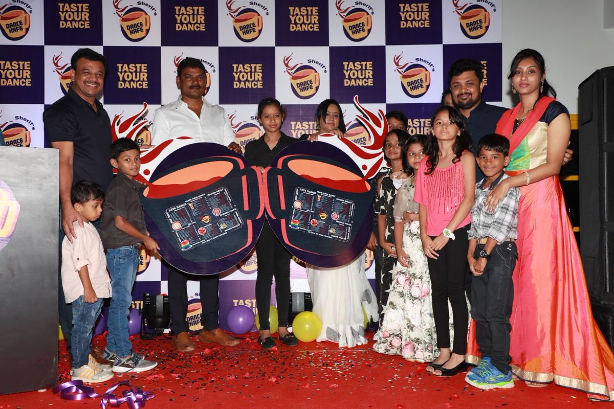 OnlyKollywood's tweet photo. Chreographer @sherif_choreo's
#DanceCafe launched today. Here are few pics from the event. 

@DanceKafe @proyuvraaj @UVCommunication https://t.co/e3piRsfqsT