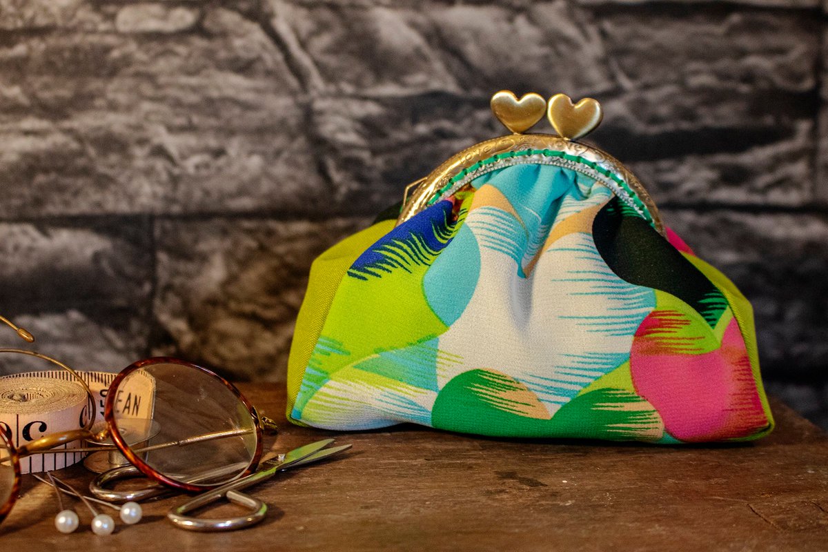 Itspursefect's tweet image. Coin Purse |  From Daughter | Best Selling Items | From Son | College Student | Gifts Under 15 | Snap Clasp Purse | Aunt Gift | Heart Purse Only 1 left! #coinpurse #bestdaughter #bestson etsy.com/listing/594928…