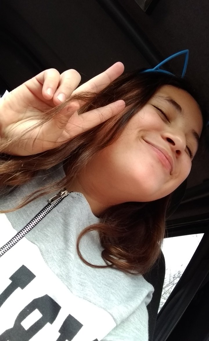 happyxvallejos's tweet photo. #SelfieForRomel hola Rovi y mel me gusta mucho esta foto y me gustaría que sepan cómo soy lamento romper pantallas los amo @inpinkMel @byRovi23 https://t.co/Ok2U4vrudu