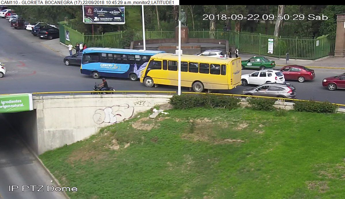 Policía Vial reporta un accidente en Glorieta González Bocanegra, entre dos camiones del trasporte público.
Se espera el arribo de peritos.