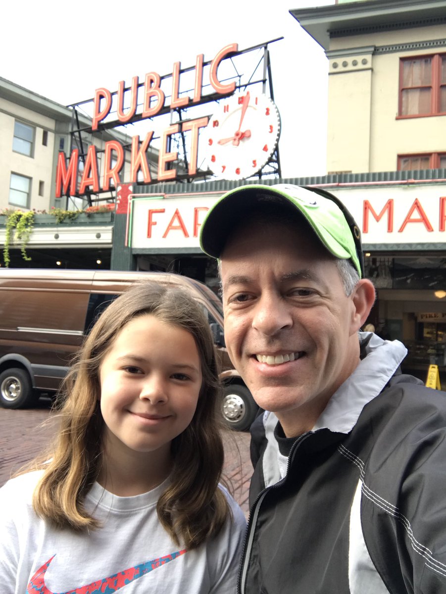 JeffHickman19's tweet photo. Great to be back!! #pikesmarket #SeahawksWeekend #DaddyDaughterTrip #GoHawks https://t.co/ny5PS4Ni4u