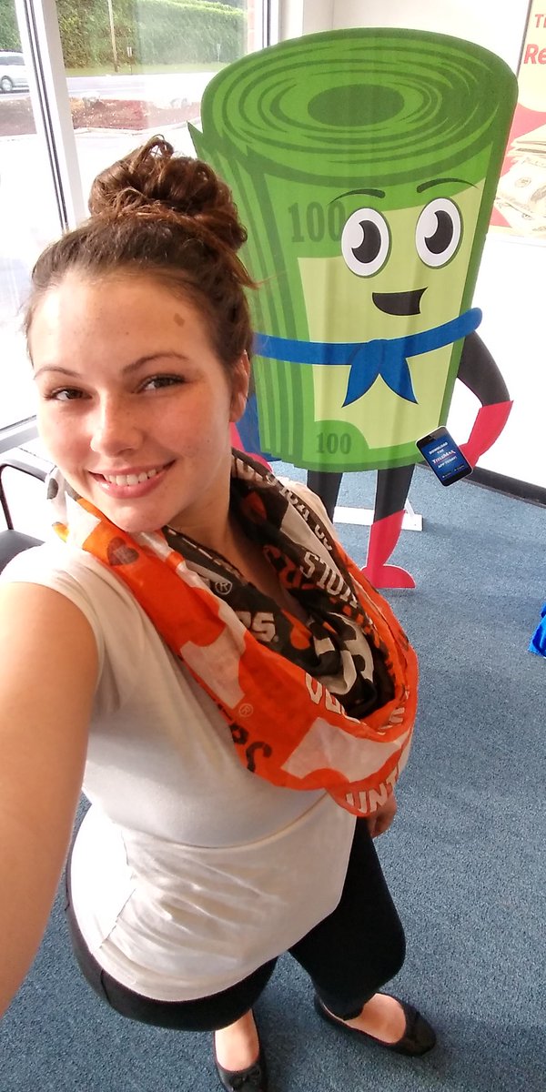 LoriDenton11's tweet photo. It's football time @TitleMax. Come see us today for any last minute needs! #FirstDayofFall #FootballSaturdays #GoVols #TMXCARES #MaxandI #D143Pride https://t.co/UsQv8Ttyq0