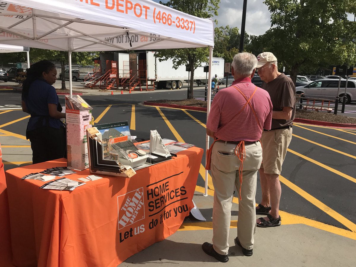 THDTomATL's tweet photo. #PickMePickFirst @homedepot 154 SC Bob using #GreenDotNation to drive business. Roofing appt scheduled. Awesome partnership with Kitchen Design team and @tuffshed #oneservices @RichTempelman @Nate_Binion @scottwhiteHD @HardmanMadeline @mr_richardson @spartanbeast17 @StaceyTank https://t.co/Rz7ueQkInH