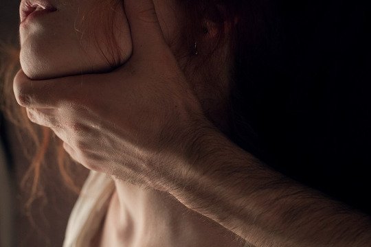 submissivegrrl's tweet photo. guess i'm back #horny #choking https://t.co/KwaoLxVmtU