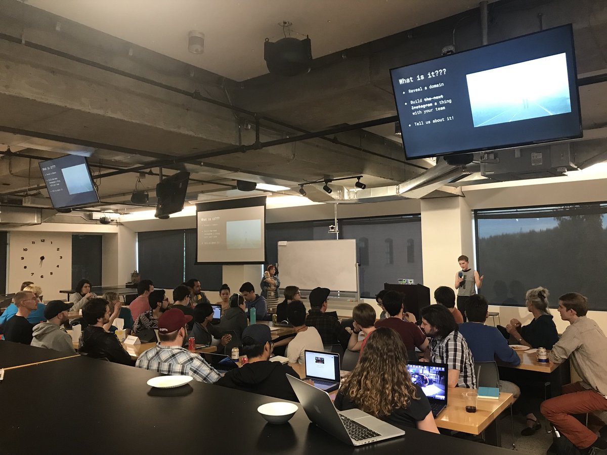 CKDanielsen's tweet image. Great night of #hackthedot at @puppetize. Some weird and wild ideas came out of hazy.ventures 👻 Thanks @namedotcom for the food and drink and @MollyJeanBee for MC’ing