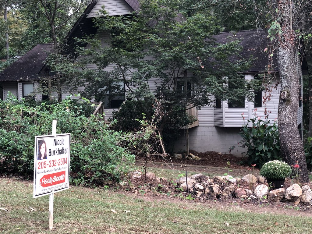 gayla218's tweet photo. #Childersburg #forsale #realtysouth #alabama #2053322504 #NicoleBurkhalter 3 bedroom, 2.5 baths, .8 acre, #NOhoaFEES #deadendStreet #fullbasement #iloveJesus #HeLives #GodsNotDead #riseABOVEit #GodWins https://t.co/p5fZEsqyLK