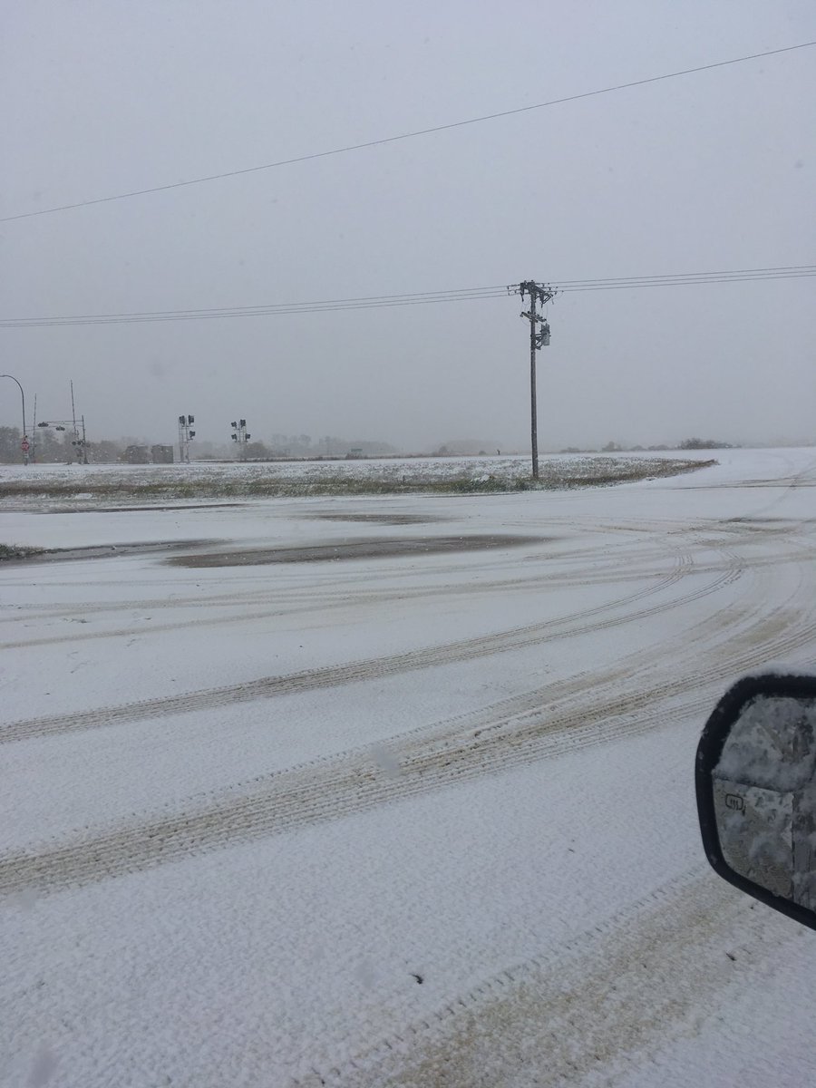 jl_currah's tweet photo. Travelling from foam lake to Regina on 35 this am and decided to turn around.  Roads are crazy bad with ice and snow.  Highly recommend staying off the.#saskroads https://t.co/i3J88m7fs1