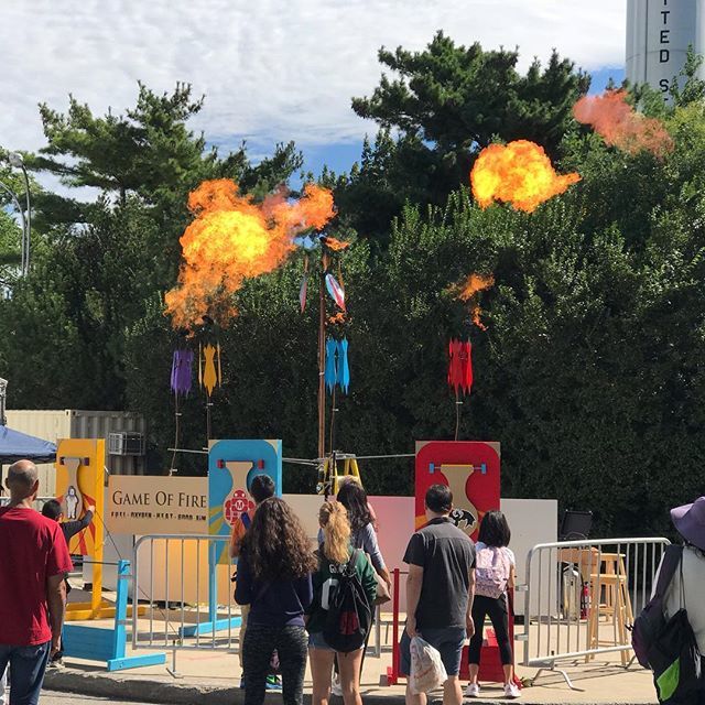 petenicholls_'s tweet photo. WE HAVE FIRE at #MakerFaireNYC!#NewYorkHallOfScience #Queens #NY #MakerFaire #NYC #science #fun https://t.co/GF53rom7m2