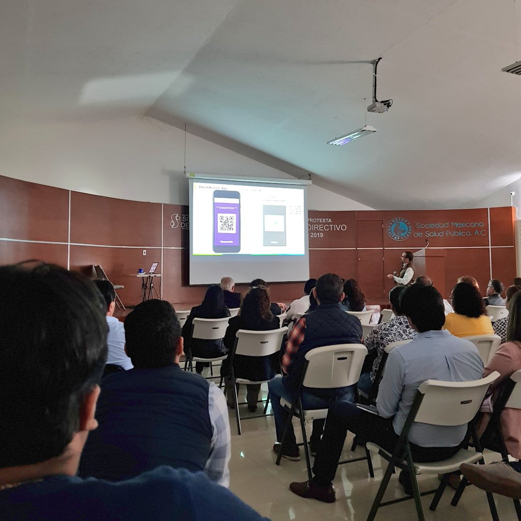 AlexSanMz's tweet photo. La #Vacunacion es la acción preventiva más exitosas de la Medicina; la modernidad y la tecnología pueden potenciar su alcance.
Nos encontramos en la presentación de la VacunAcción App, en la sesión "Cartilla de Vacunación Electrónica", con el Dr. Miguel Betancourt Cravioto. https://t.co/73pnPdPalk
