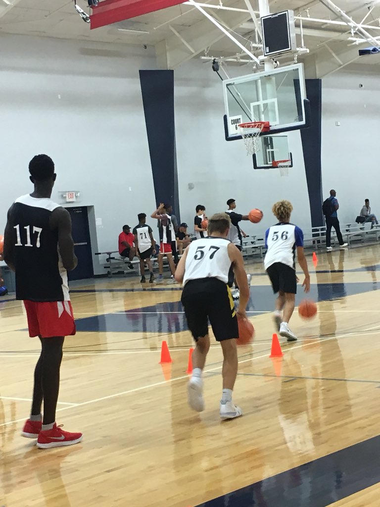 Nic_Darling's tweet photo. @DoctorDarling2 @JLEnterprises #puttinginthework #gettobusiness https://t.co/Dqr4wLEb7u