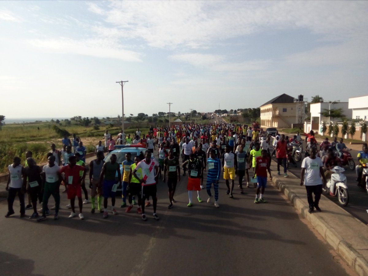 aniekandg's tweet photo. Today, we successfully organized the first ever #GombeMarathon18 to #RunAgainstDrugAbuse. Massive turn out, great public interest in drug abuse and we succeeded in creating awareness on the role of Pharmacists as Medicine Experts in preparation for the 2018 #WorldPharmacistsDay. https://t.co/2ELGyauM48