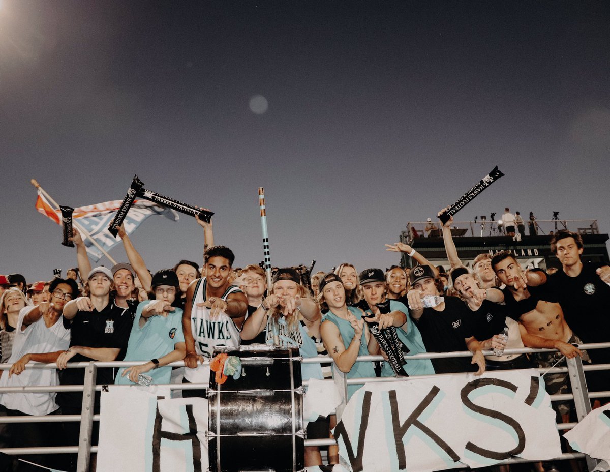 brenworms's tweet photo. this is a 6-0 student section https://t.co/bGN7R9TFbi