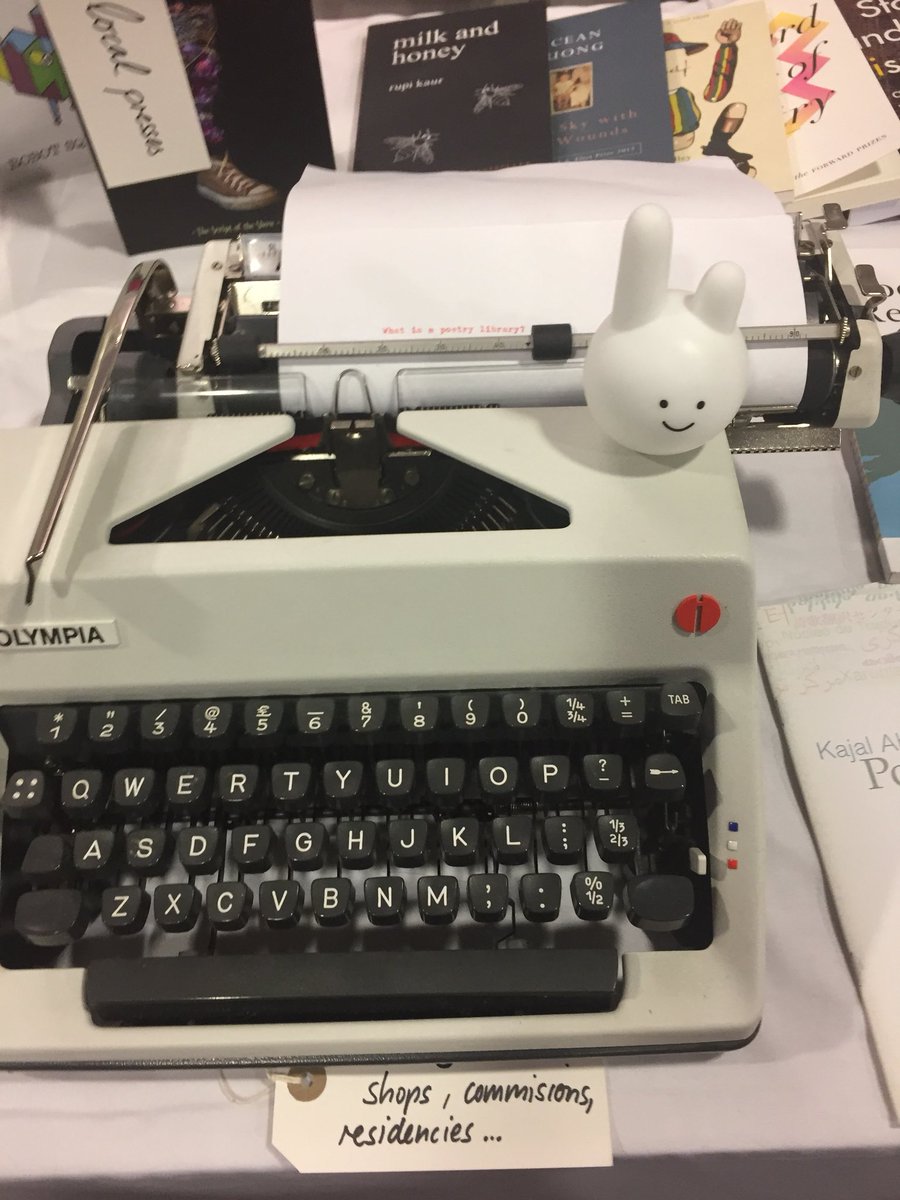 deweyjo's tweet photo. Living my best librarian life at #YLGconference #FindChaffy https://t.co/GB5nScZaLU