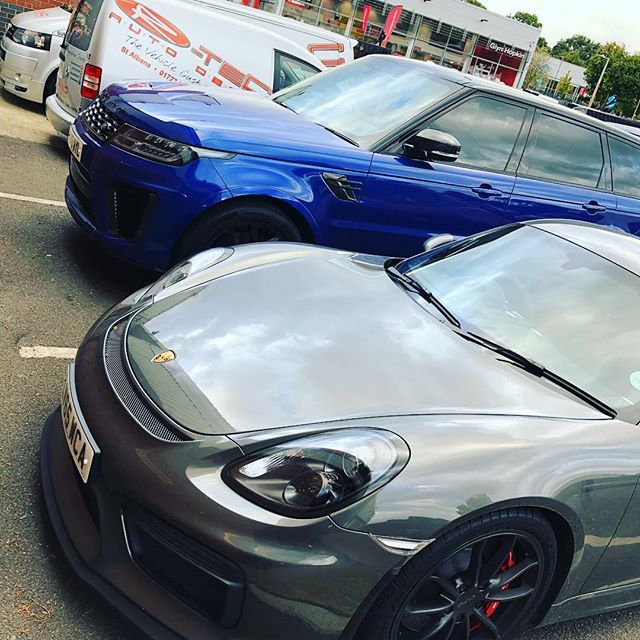 RtecAutoDesign's tweet photo. What a great combination at R-Tec today #rangeroversport #gt4 #levels #rtec #rtecshop #rtecautodesign #rteccars #instacars #reverelondon https://t.co/KnlfeiNZqR https://t.co/lE9GZFrWKJ