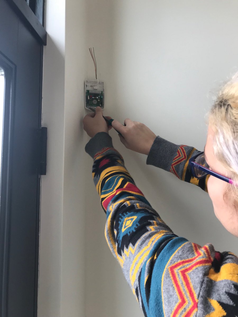 Anyone need a security system installed?  I know someone! Thanks TJC Systems Inc. for mentoring students in the Building Careers Program. #experientiallearning ⁦<a href="/ExperientialLe4/">Experiential Learning Hamilton</a>⁩ ⁦<a href="/HamiltonOyap/">HAMILTON OYAP</a>⁩ ⁦<a href="/Delta_HWDSB/">Delta Secondary</a>⁩ ⁦<a href="/DeltaAutoClass/">Delta Tech</a>⁩ ⁦<a href="/HWDSB_SHSM/">HWDSB SHSM</a>⁩
