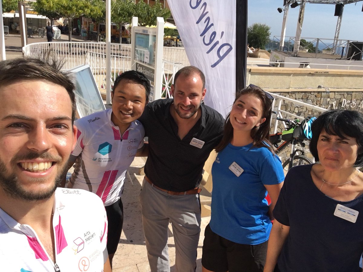 ZazousV's tweet photo. Aujourd’hui ultime étape pour atteindre le magnifique village @Pierre_vacances de @capesterelpv 🏘☀️🌊

Un accueil de rêve pour fêter la fin de cette aventure pour @PremiersdCordee 🙌

Merci beaucoup à toute l’équipe sur place qui ont fait de ce moment quelque chose d’unique!! https://t.co/lMhuxAnkx6