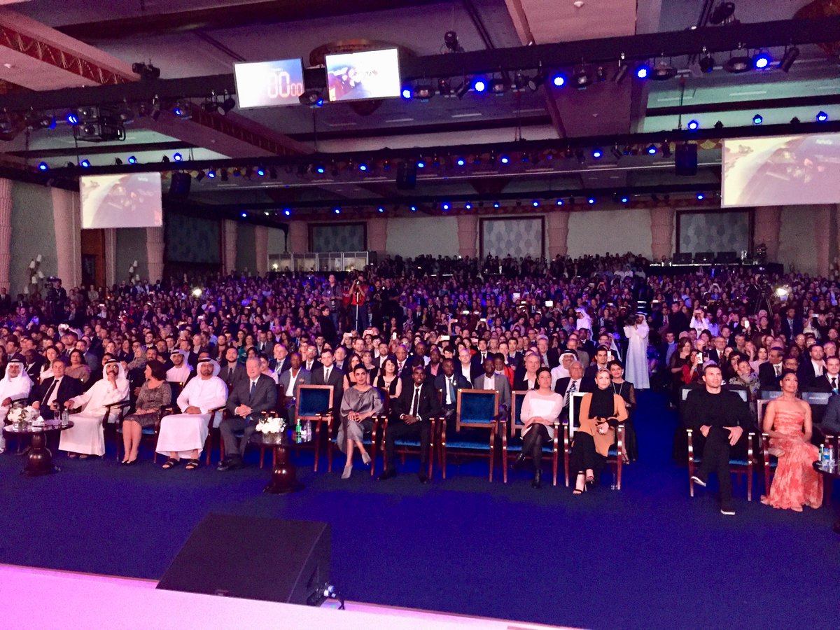 This may be your year! This was the view top 10 finalists had while being on stage. Apply now for this year's Global Teacher Prize. 
globalteacherprize.org/application-fo…
Notice <a href="/algore/">Al Gore</a>, <a href="/CharlizeAfrica/">Charlize Theron</a>, <a href="/NicolasSarkozy/">Nicolas Sarkozy</a>, <a href="/mofarah/">Mo</a>, <a href="/ginatorres/">Gina Tatiana Torres Tunjo</a> and <a href="/priyankachopra/">PRIYANKA</a>.