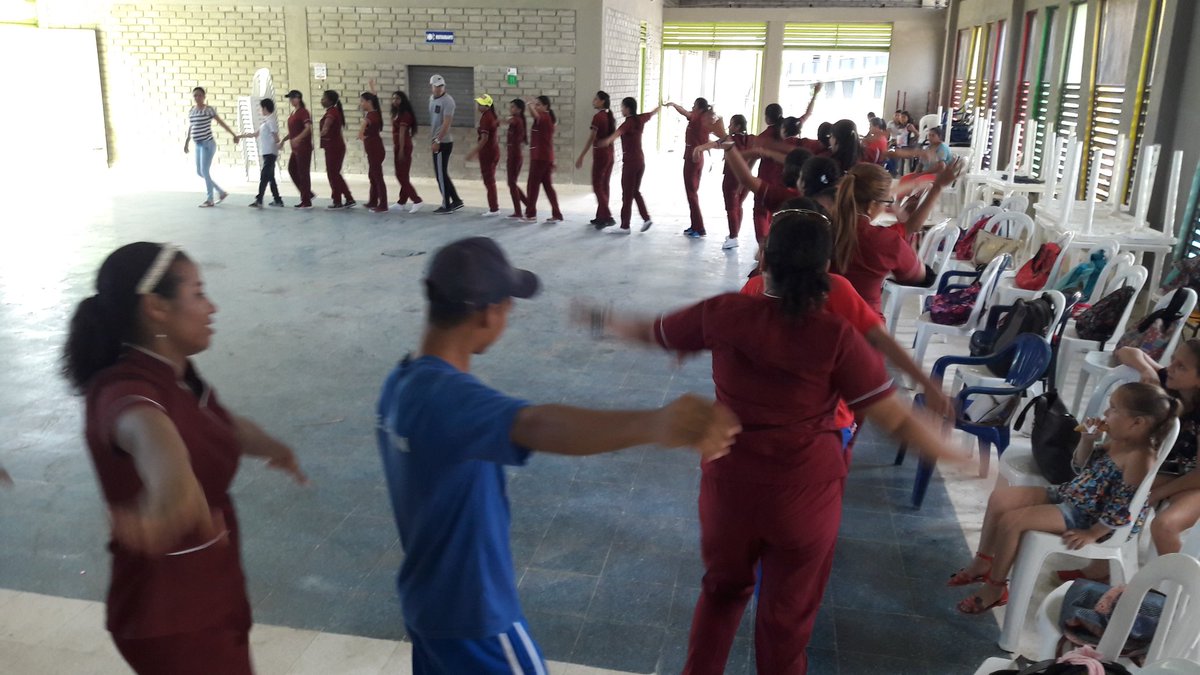 LuzStella0105's tweet photo. Est. de la U. de Córdoba,(P. Ed. Infantil) realizando act. Lúdicas con los Niños y Jóvenes del  P.P. Inclusiva de la I.E  la Unión. Gracias Profe Jesús Kerguelen por su apoyo.@SEMLORICA1 @FundownCaribe @Kergue16 @urueta1981 @fainrase @lcstella23 https://t.co/U4Nf56msku