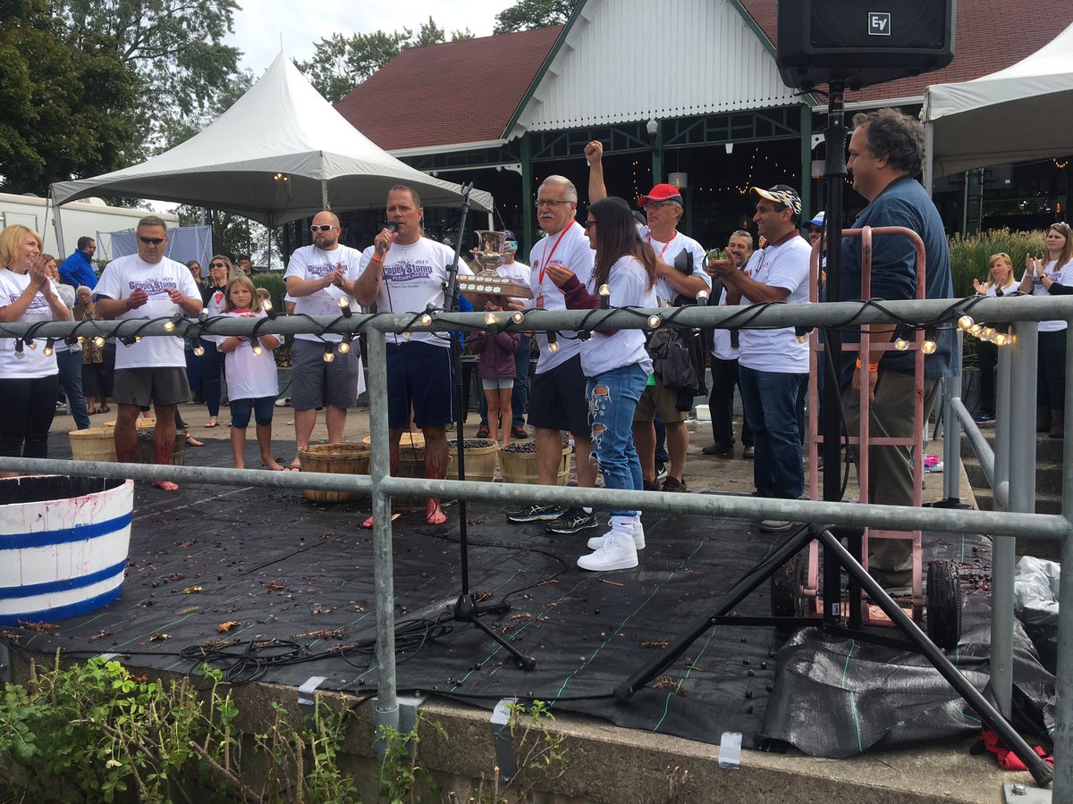 WellspringNIA's tweet photo. Today's 45th annual Mayors Grape Stomp was a huge success ! Thank you @WSendzik @JCIStCatharines and all the stompers for helping Wellspring Niagara build hope ! #HelpUsBuildHope #StompCancer https://t.co/b8CUf1JKKW