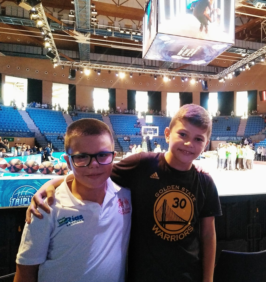 PabloRey_'s tweet photo. Porque somos #BasketLover , hoy toca #ConcursoTriples y final #SupercopaEndesa2018
@Baskonia @RMBaloncesto
@basketlover @kiaenzona @planetacb @MovistarBasket
@AlbertoCorby33 @vlemmig @etorrebarbeito @GALICIANGOLES @galiciabasket #PresumeDaGalega https://t.co/HuI0emFBqL