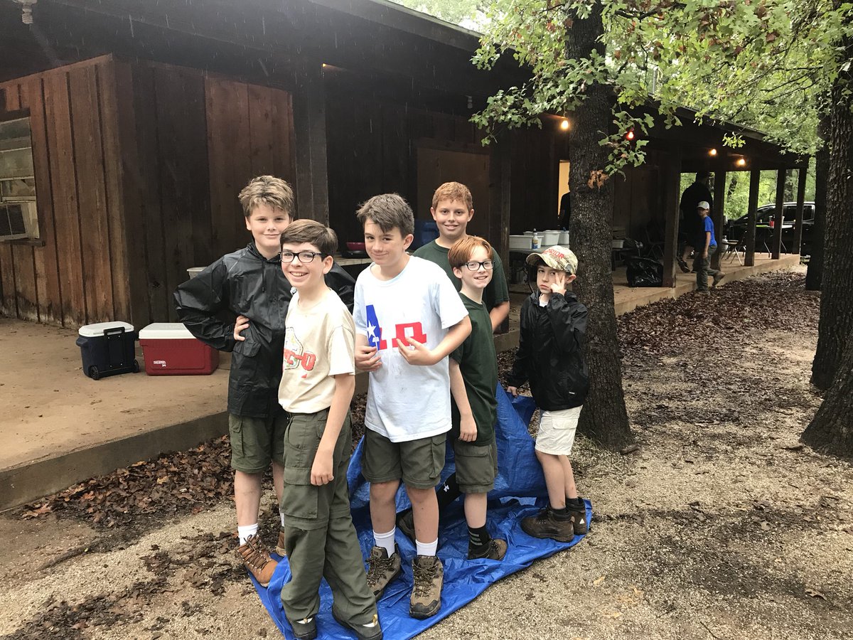 Bsa168T's tweet photo. BSA168 rain #campout. Learning #canoe knots, and playing 3 truths &amp; a lie, human knot, walk the plank, and tarp turnover.  #findingwaystostaydry. #boyscouts #longhorncouncil #canoe #boyscoutsofamerica #texas https://t.co/wb4GcHjE6B