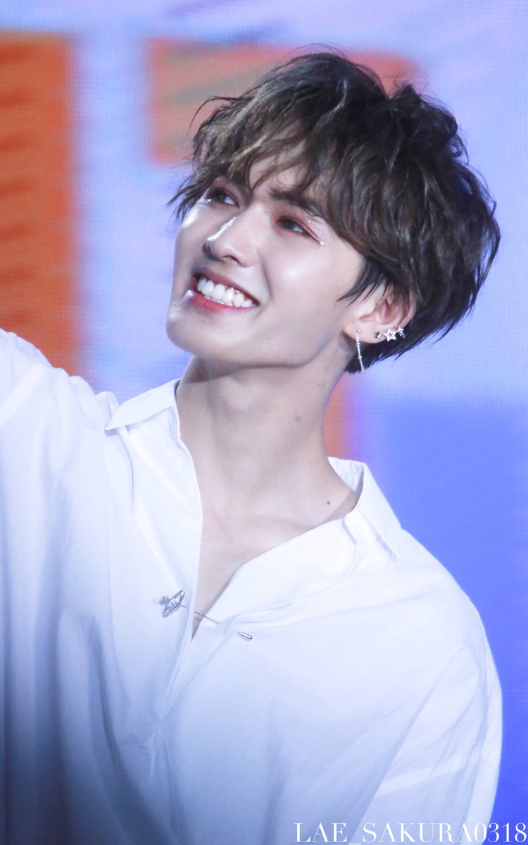 zztpics's tweet photo. 180701 | Thx with LOVE in Hangzhou
↬ LAE_Sakura0318 

✧ #朱正廷 ♡ #百分九少年 ♡ #NEX7 https://t.co/4ZDL7NxY5U