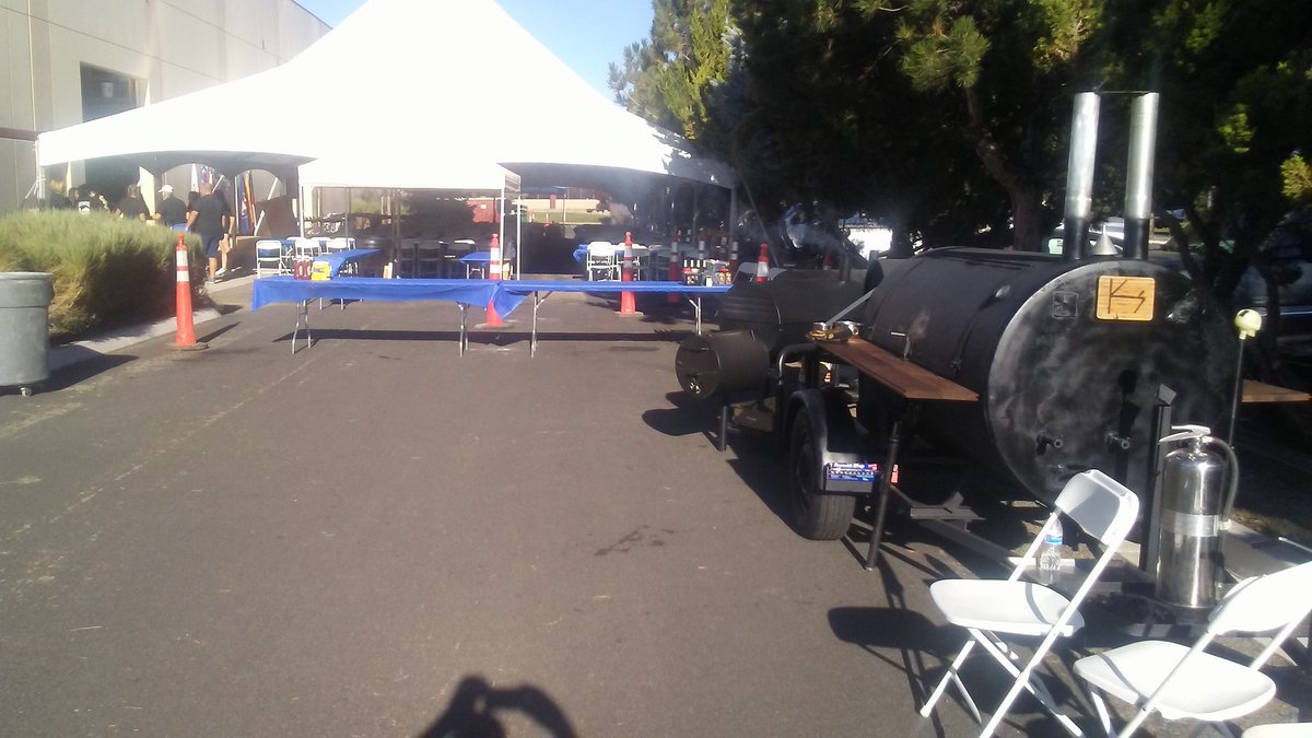 KillerSmokeBBQ's tweet photo. Catering the 2nd annual union carpenter's skill set competition today in Reno from 10 till 2.
Come Smell My Pit! https://t.co/01WARsX5mf