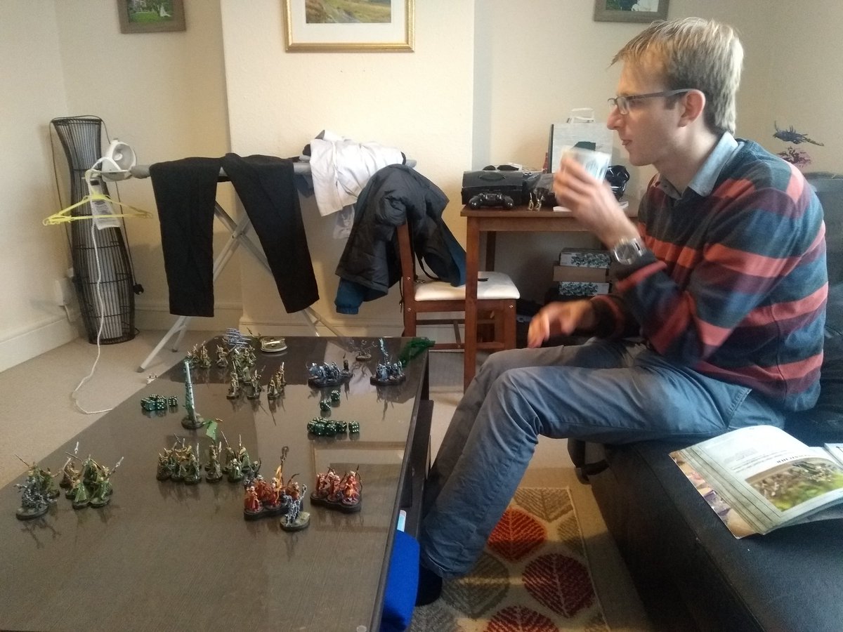 nineinchcharge's tweet photo. This is what coffee tables were made for! #introgame #ageofsigmar #warhammer #aos #wanderers https://t.co/4kKBWJGwYW