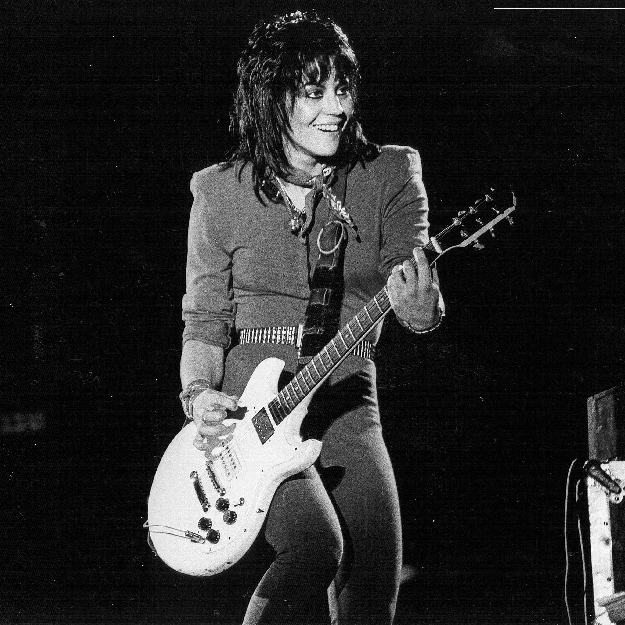 Happy Birthday Queen of Rock N\ Roll and founding member of The Runaways, Joan Jett (    