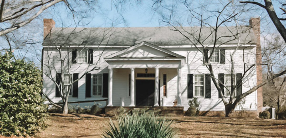 visittalladega's tweet photo. The Ritchie Home was originally bought in 1832 during a cotton boom. Since then, it has served as a one-room schoolhouse, a train stop, and a ranch for racehorses with a large track and sparkling lake. It's much more than a house... it's a piece of Talladega history. https://t.co/xjsoBAITVg