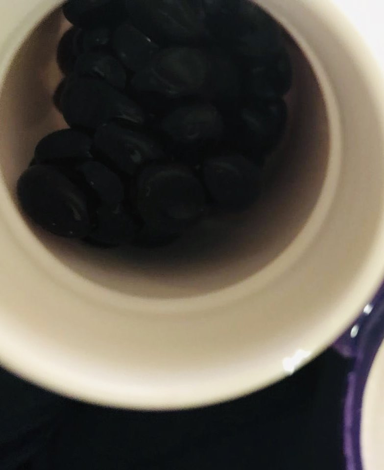 Haidarsk's tweet image. Here is what you get when using @Aramex services, all my natural supplements were melted and the containers were extremely hot #myduabi #shipandshop #bad_service