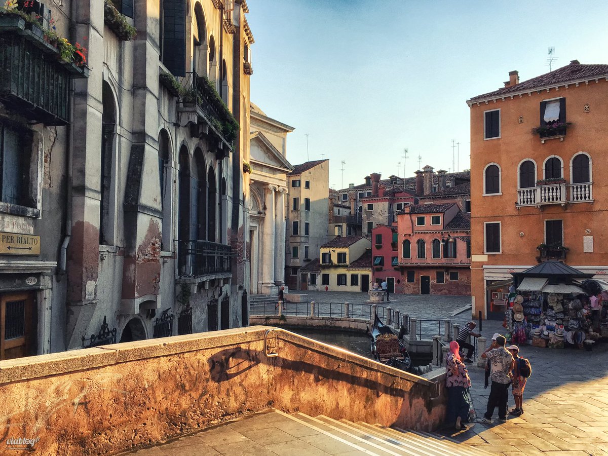 Viablog_FR's tweet photo. #Venise au fil des ponts 🇮🇹 on vous emmène ? #discover #Venice #explore #europe #italy #veneto #travel #blog https://t.co/9hmWufdLYh